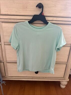 Women’s Mint Crewneck Short Sleeve Tee ( lululemon)